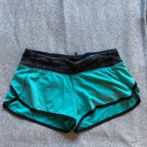 Lululemon Speed Up Low Rise Short Size 6